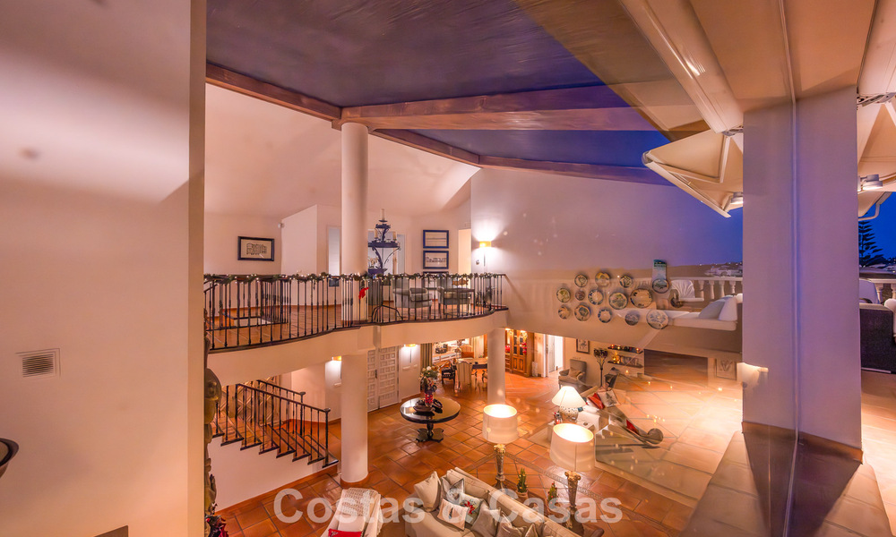 Prachtige villa in Spaanse stijl met prachtig uitzicht op zee te koop in Elviria, Oost Marbella 774732