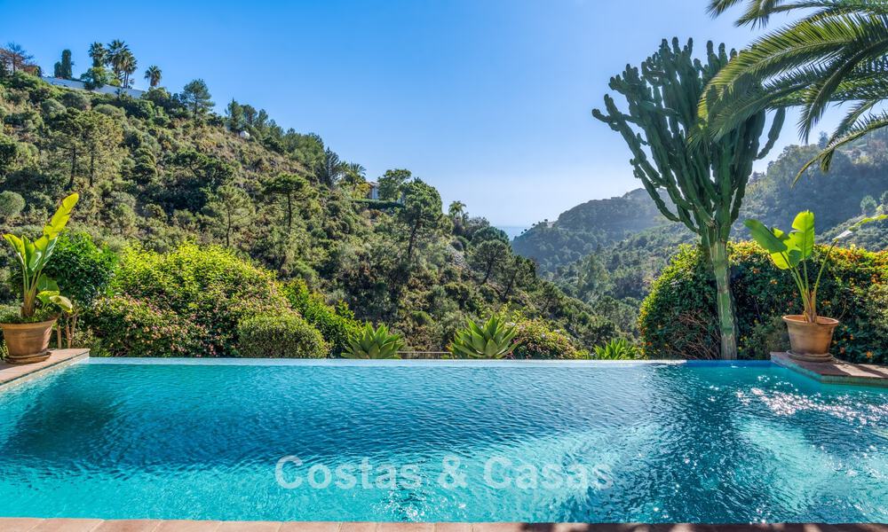 Andalusische luxevilla te koop, in de exclusieve en beveiligde omgeving van El Madroñal, Marbella - Benahavis 774816