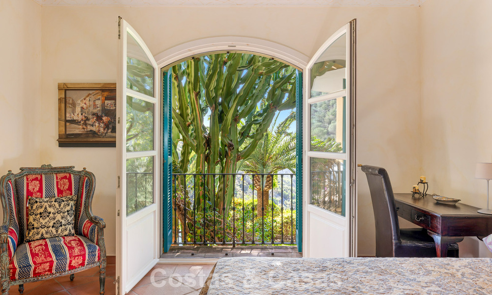 Andalusische luxevilla te koop, in de exclusieve en beveiligde omgeving van El Madroñal, Marbella - Benahavis 774823