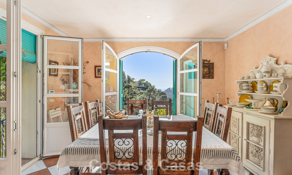 Andalusische luxevilla te koop, in de exclusieve en beveiligde omgeving van El Madroñal, Marbella - Benahavis 774831