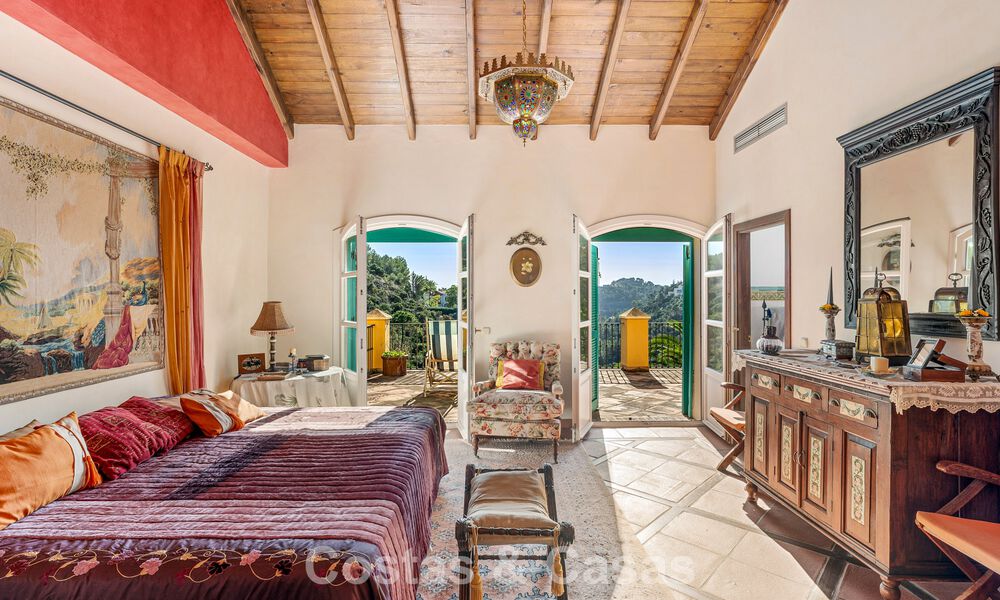 Andalusische luxevilla te koop, in de exclusieve en beveiligde omgeving van El Madroñal, Marbella - Benahavis 774834