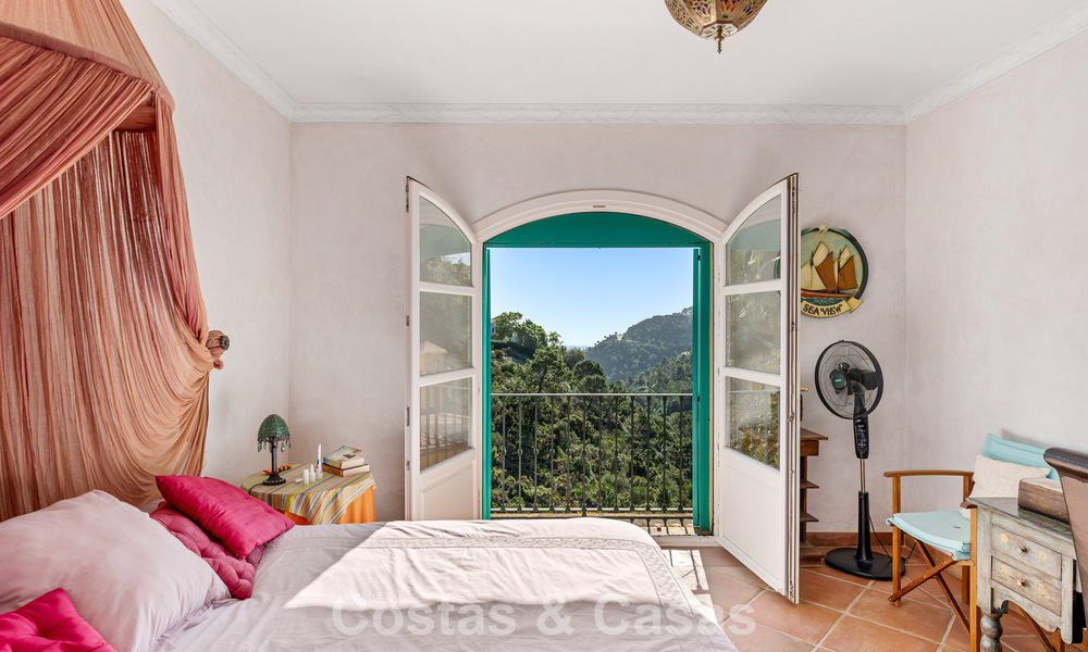 Andalusische luxevilla te koop, in de exclusieve en beveiligde omgeving van El Madroñal, Marbella - Benahavis 774835