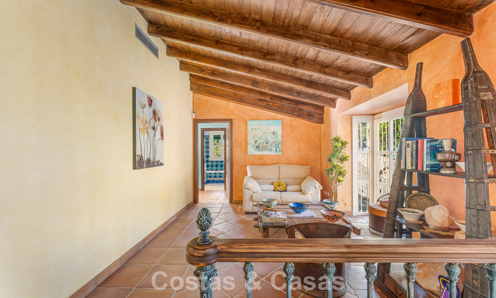 Andalusische luxevilla te koop, in de exclusieve en beveiligde omgeving van El Madroñal, Marbella - Benahavis 774836