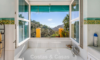 Andalusische luxevilla te koop, in de exclusieve en beveiligde omgeving van El Madroñal, Marbella - Benahavis 774839 