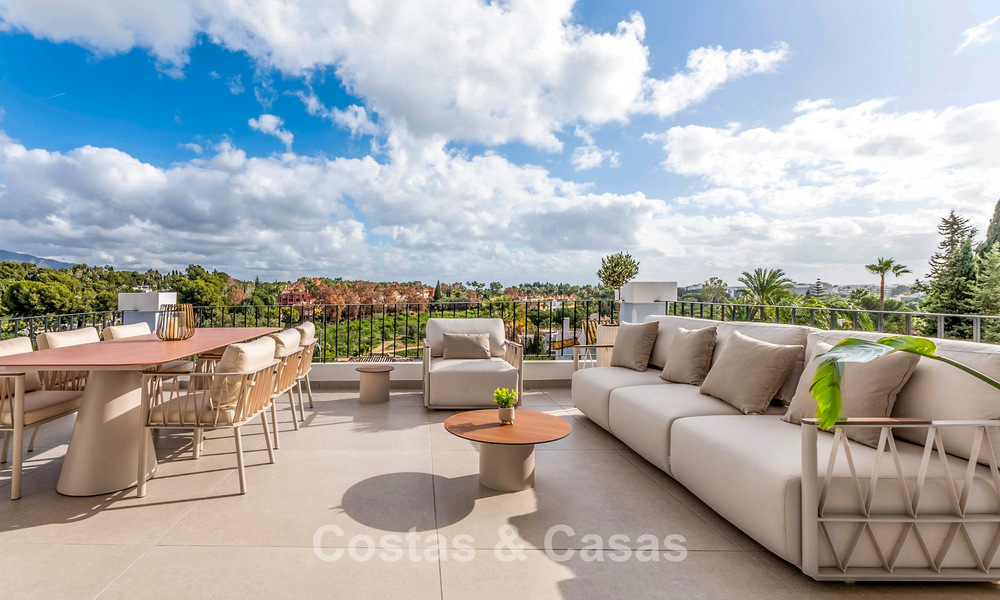 Prachtig dubbel penthouse met zeezicht te koop op loopafstand van Puerto Banus, Marbella 774891