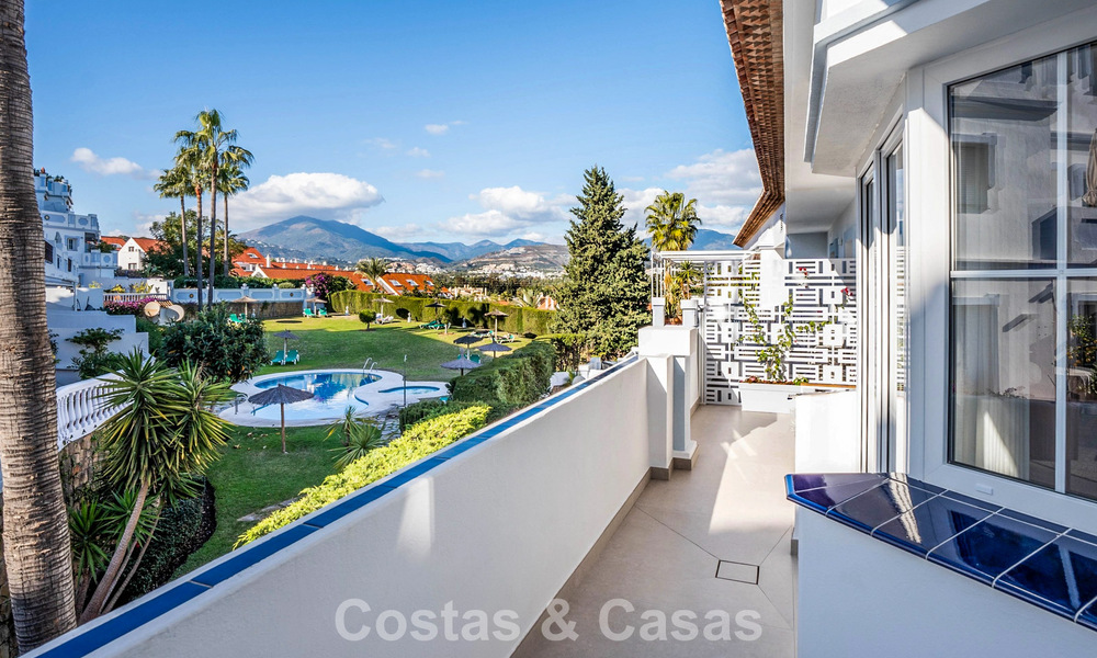 Prachtig dubbel penthouse met zeezicht te koop op loopafstand van Puerto Banus, Marbella 774898