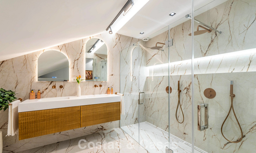 Prachtig dubbel penthouse met zeezicht te koop op loopafstand van Puerto Banus, Marbella 774902