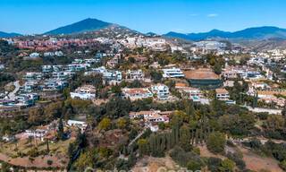 Klassieke mediterrane villa te koop met panoramisch zeezicht in een exclusieve, gated community in Marbella - Benahavis 774918 