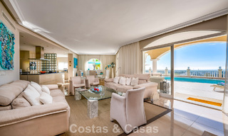 Klassieke mediterrane villa te koop met panoramisch zeezicht in een exclusieve, gated community in Marbella - Benahavis 774921 