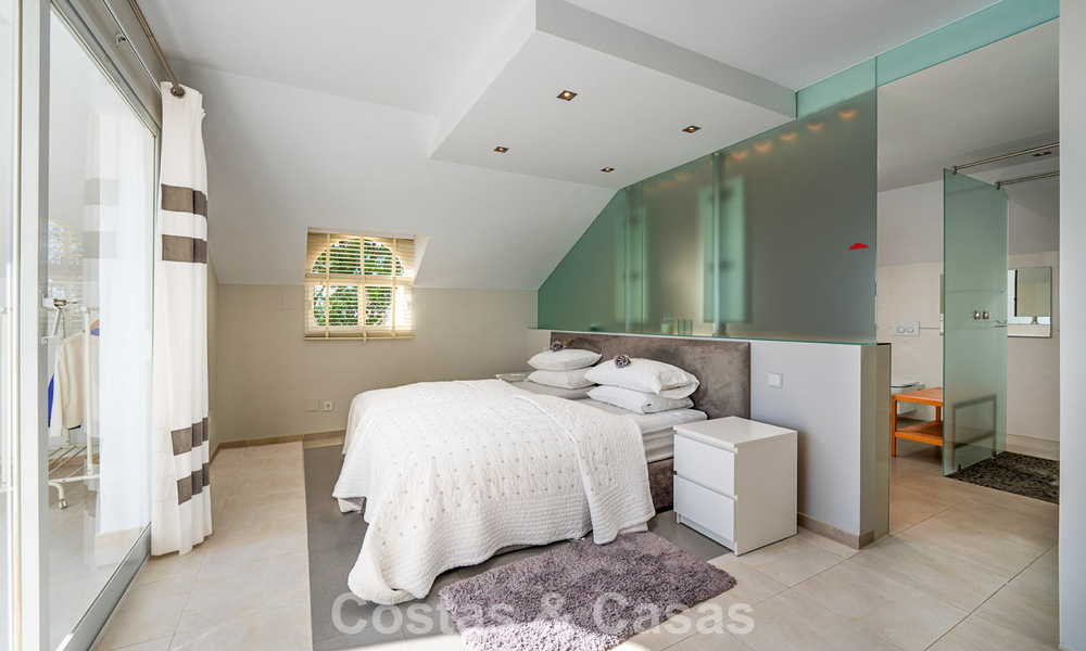 Klassieke mediterrane villa te koop met panoramisch zeezicht in een exclusieve, gated community in Marbella - Benahavis 774937
