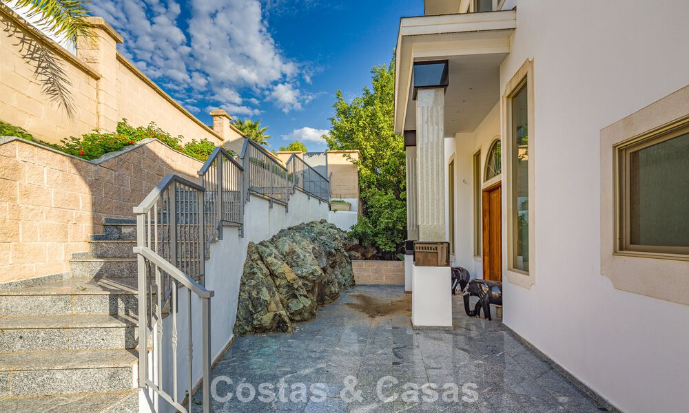 Majestueuze luxevilla met prachtig zeezicht te koop, in een populaire urbanisatie van Benahavis - Marbella 774950