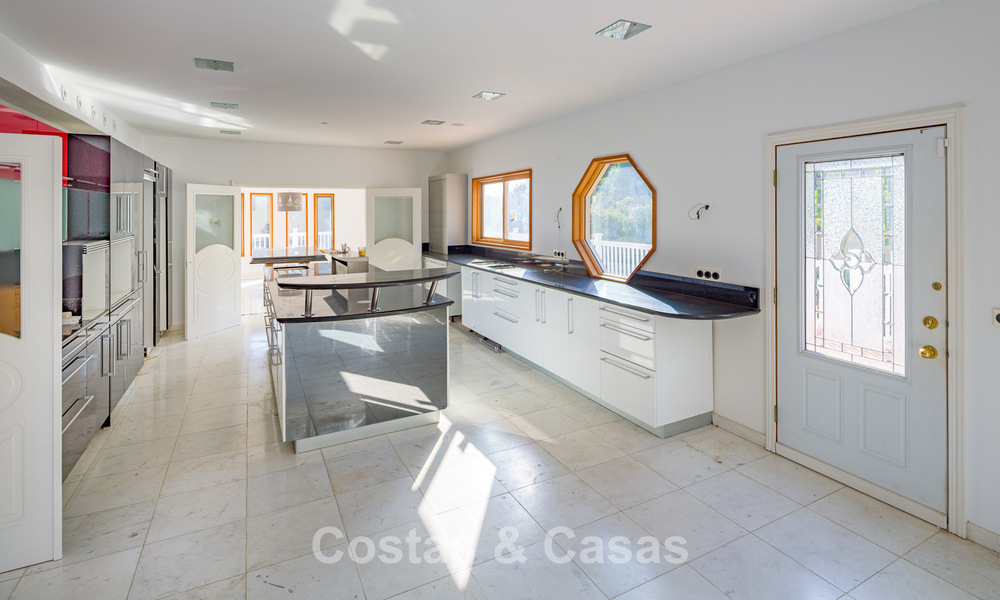 Majestueuze luxevilla met prachtig zeezicht te koop, in een populaire urbanisatie van Benahavis - Marbella 774954