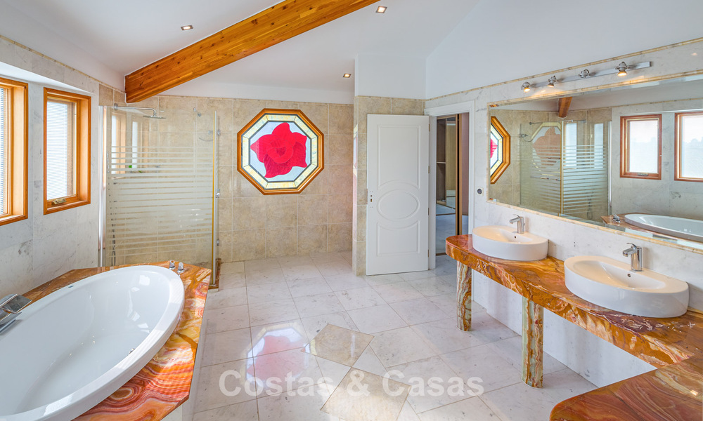 Majestueuze luxevilla met prachtig zeezicht te koop, in een populaire urbanisatie van Benahavis - Marbella 774955