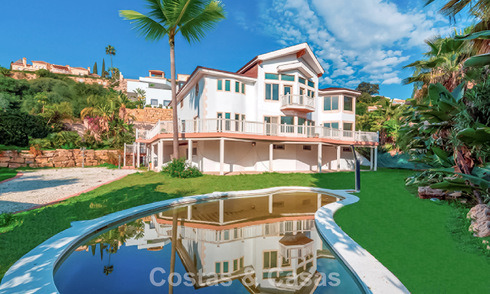 Majestueuze luxevilla met prachtig zeezicht te koop, in een populaire urbanisatie van Benahavis - Marbella 774959