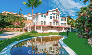 Majestueuze luxevilla met prachtig zeezicht te koop, in een populaire urbanisatie van Benahavis - Marbella 774959 