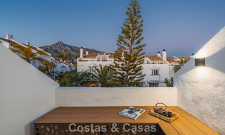 Luxueus gerenoveerd townhouse met zeezicht te koop, in een afgeschermde woonwijk op Marbella’s Golden Mile 774999 