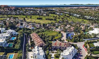 Ruim herenhuis met privétuin te koop, omgeven door golfbanen in Nueva Andalucia, Marbella 775093 