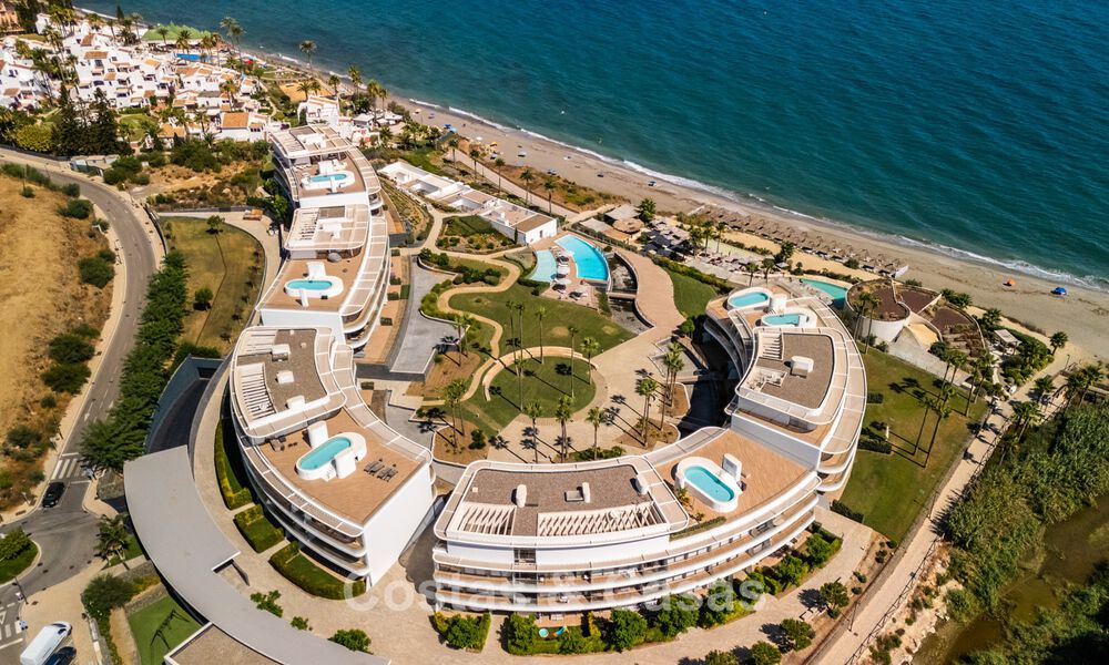 Instapklaar, modern, eerstelijnsstrand appartement te koop in Estepona, Costa del Sol 775120