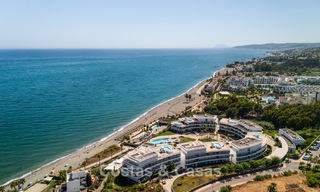 Instapklaar, modern, eerstelijnsstrand appartement te koop in Estepona, Costa del Sol 775122 