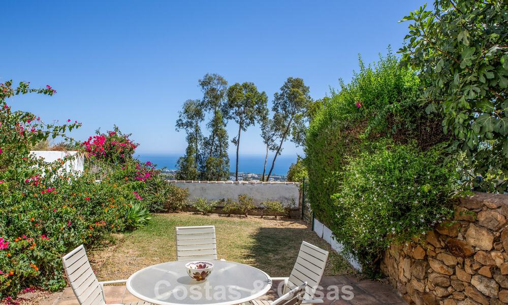 Ruim 4-slaapkamer townhouse met prachtig zeezicht te koop gelegen in Marbella Oost 775129