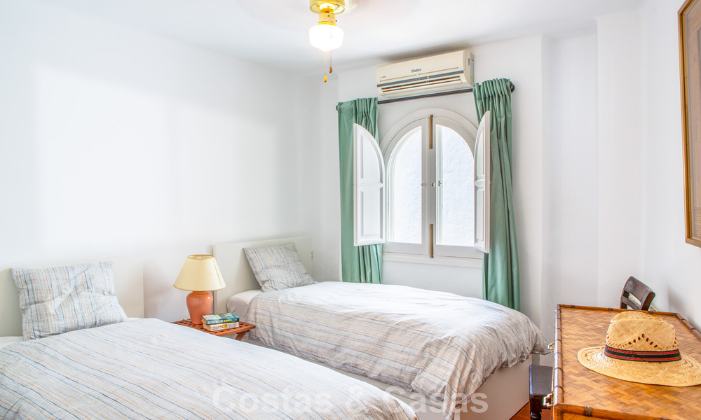 Ruim 4-slaapkamer townhouse met prachtig zeezicht te koop gelegen in Marbella Oost 775139
