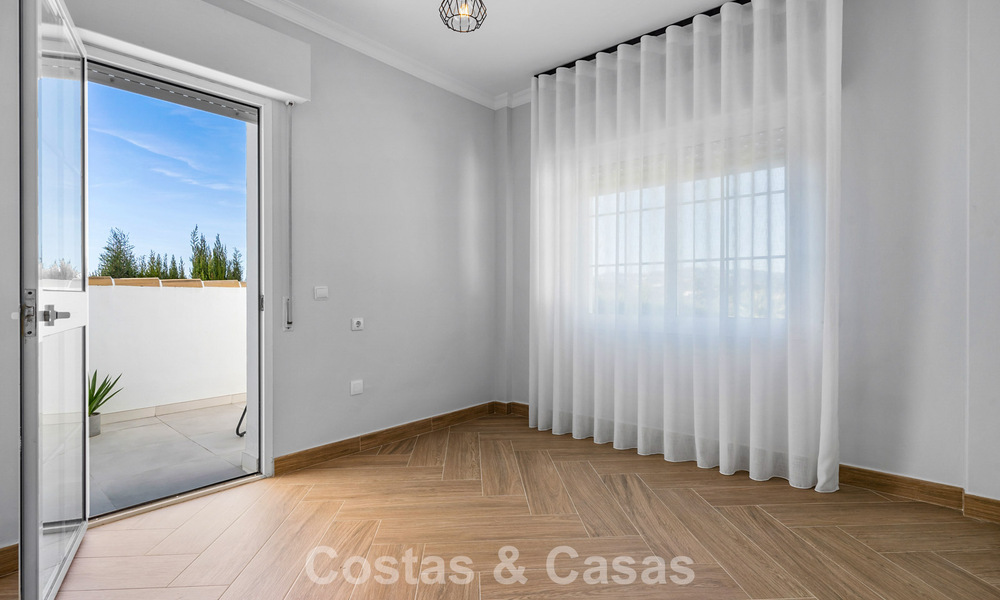 Instapklare luxevilla in Mediterrane bouwstijl te koop in een residentiële woonwijk in de golfvallei van Mijas, Costa del Sol 775146