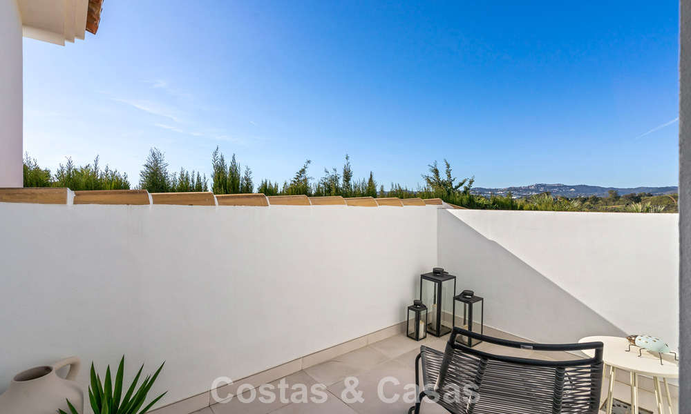 Instapklare luxevilla in Mediterrane bouwstijl te koop in een residentiële woonwijk in de golfvallei van Mijas, Costa del Sol 775147