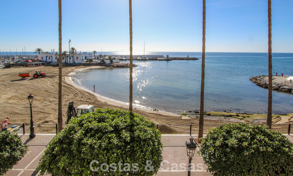 Eerstelijnsstrand appartement met fenomenaal uitzicht te koop in Marbella centrum 775036