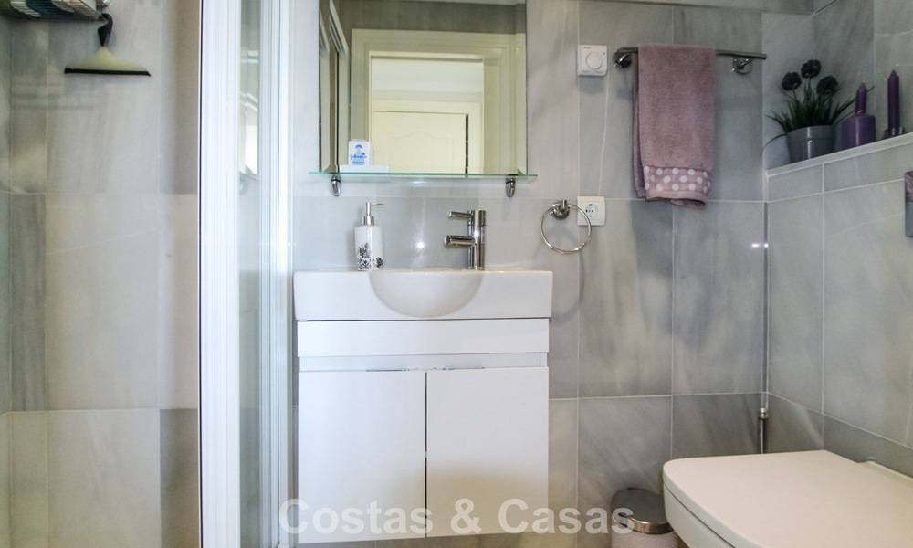 Eerstelijnsstrand appartement met fenomenaal uitzicht te koop in Marbella centrum 775037
