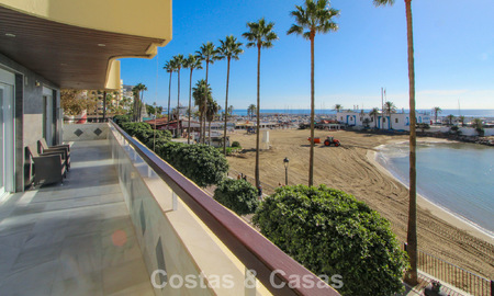 Eerstelijnsstrand appartement met fenomenaal uitzicht te koop in Marbella centrum 775046