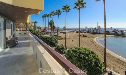 Eerstelijnsstrand appartement met fenomenaal uitzicht te koop in Marbella centrum 775046