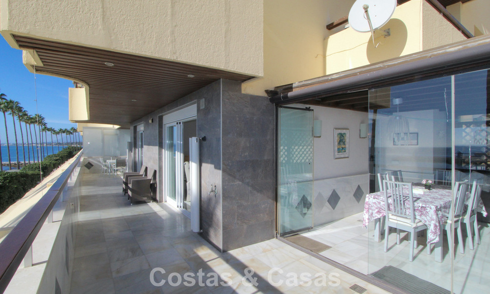 Eerstelijnsstrand appartement met fenomenaal uitzicht te koop in Marbella centrum 775051