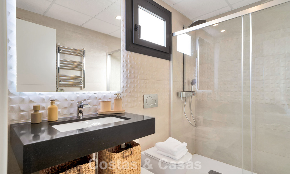 Recent gebouwd penthouse met ruim solarium te koop in een gated complex in Benahavis - Marbella 775444
