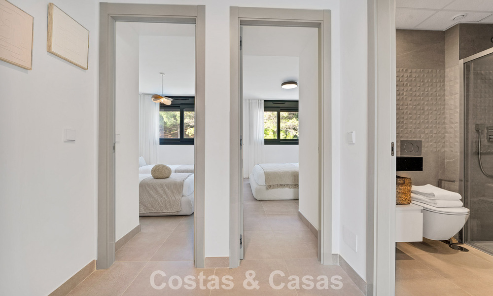 Recent gebouwd penthouse met ruim solarium te koop in een gated complex in Benahavis - Marbella 775456