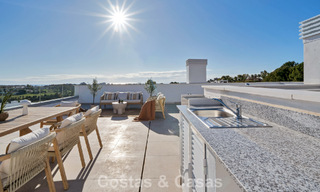 Recent gebouwd penthouse met ruim solarium te koop in een gated complex in Benahavis - Marbella 775475 