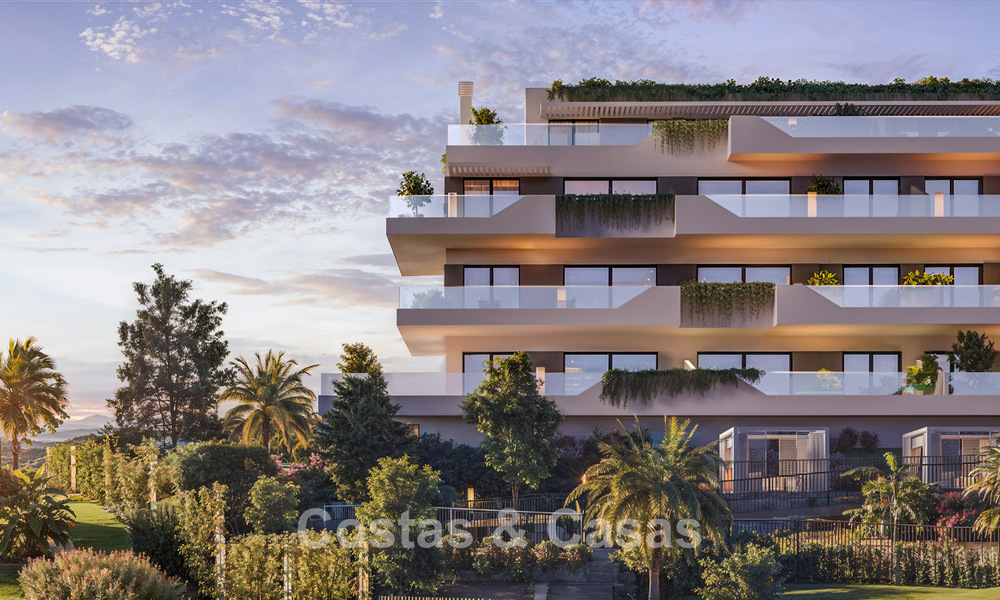 Stijlvolle nieuwbouwappartementen met subliem zeezicht te koop in Mijas Costa, Costa del Sol 775362