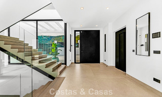 Gesofisticeerde designervilla met magnifiek zeezicht te koop in El Madroñal, Benahavis - Marbella 795624 