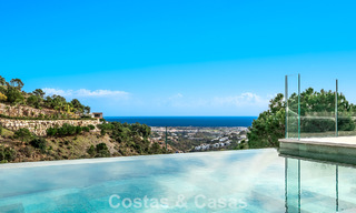 Gesofisticeerde designervilla met magnifiek zeezicht te koop in El Madroñal, Benahavis - Marbella 795627 