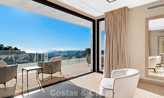 Gesofisticeerde designervilla met magnifiek zeezicht te koop in El Madroñal, Benahavis - Marbella 795644 