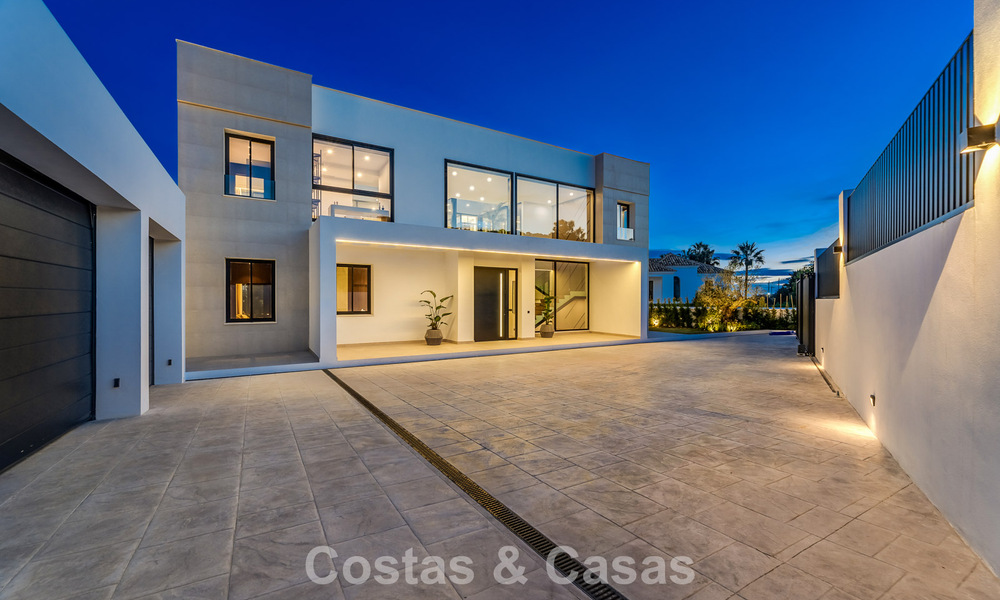 Geavanceerde designervilla met prachtig zeezicht te koop in El Madroñal, Benahavis - Marbella 796843