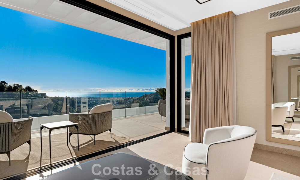 Geavanceerde designervilla met prachtig zeezicht te koop in El Madroñal, Benahavis - Marbella 796845