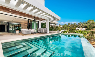 Geavanceerde designervilla met prachtig zeezicht te koop in El Madroñal, Benahavis - Marbella 796861 