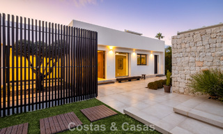 Luxueuze villa in moderne stijl te koop, grenzend aan de golfbaan in Nueva Andalucia, Marbella 775560 
