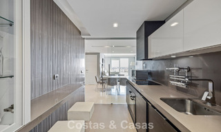 Instapklaar penthouse met panoramisch zeezicht in een mediterraan complex te koop in Benahavis - Marbella 775773 