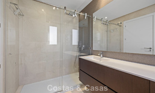 Instapklaar penthouse met panoramisch zeezicht in een mediterraan complex te koop in Benahavis - Marbella 775774 