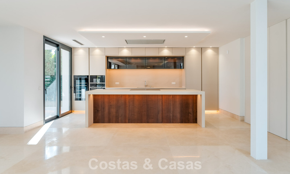 Geavanceerde luxevilla te koop in een exclusieve gated community op Marbella’s prestigieuze Golden Mile 775567