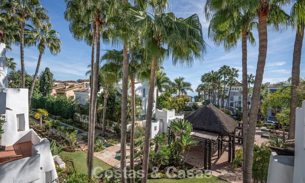 Luxueus gerenoveerd duplex penthouse te koop, in Puente Romano op de Golden Mile van Marbella 775595