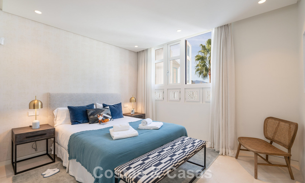 Luxueus gerenoveerd duplex penthouse te koop, in Puente Romano op de Golden Mile van Marbella 775608