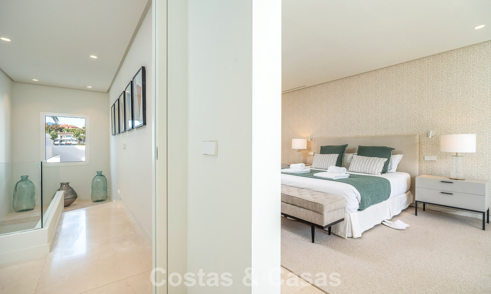 Luxueus gerenoveerd duplex penthouse te koop, in Puente Romano op de Golden Mile van Marbella 775616