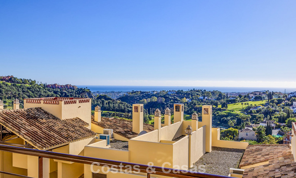 Instapklaar, ruim 3-slaapkamer appartement te koop omringd door golfbanen in Benahavis - Marbella 775711